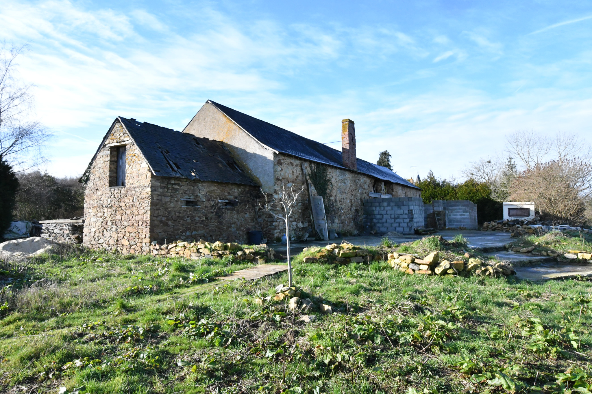 vente Bâtiment en pierre à Vendre JUIGNEDESMOUTIERS De